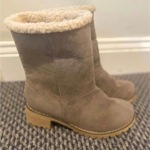 Tan shearling winter boots